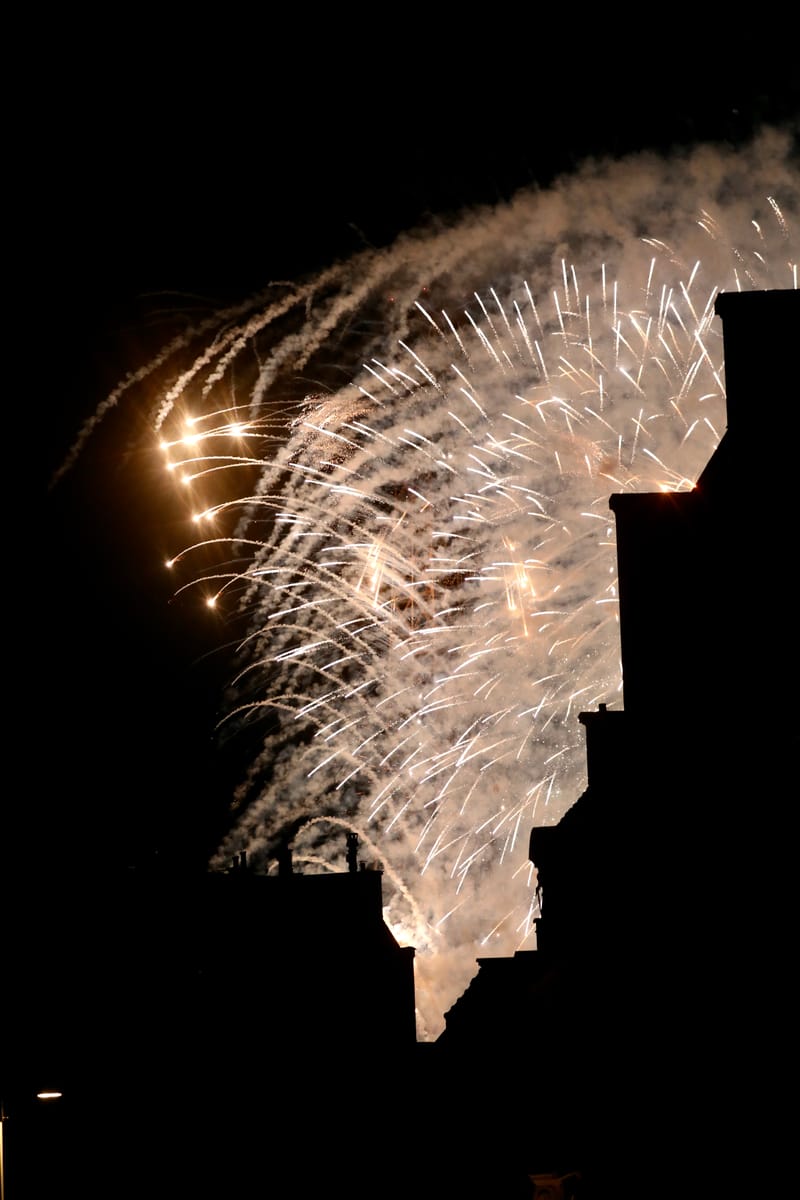 PARIS 4 : La tour Eiffel, un soir de 14 Juillet