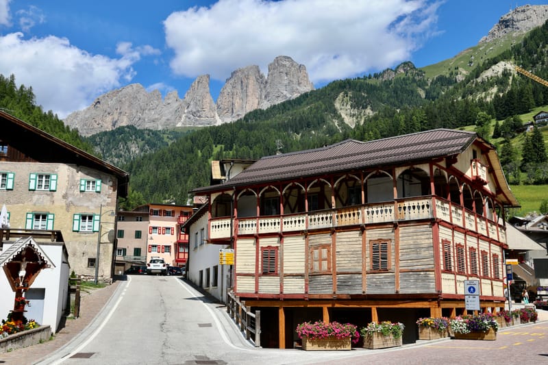 11. ITALIE 2 : Dolomites 1, Passo di Castalunga/Pordoi/Falzarego, Lago di Carezzo, Canazei