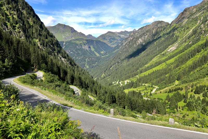 8. LIECHTENSTEIN : Vaduz, musée et Château