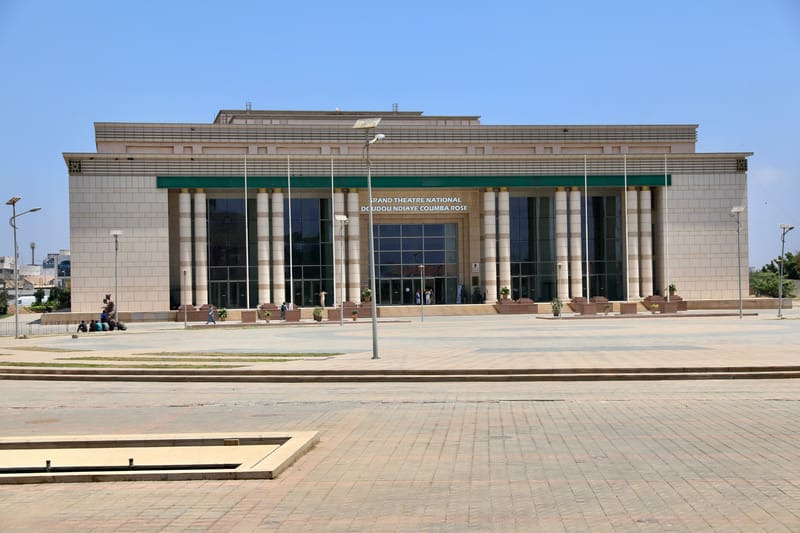 1. DAKAR 1 : Musée des Civilisations, Phare des Mamelles, Hotel Radisson Blue