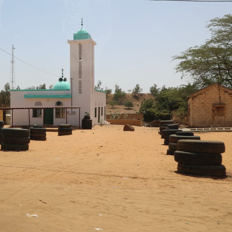 6. Désert de baobabs sur la route de Saint Louis