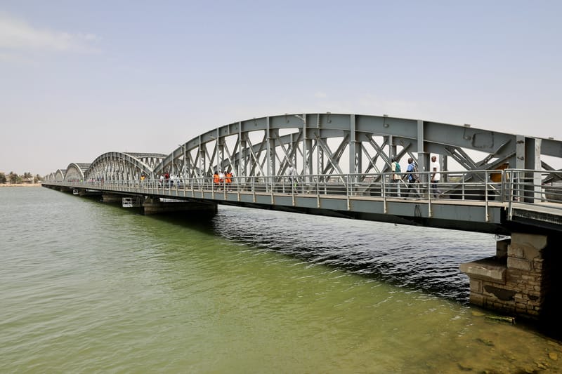 7. SAINT LOUIS 1 : Centre Ville et pont Faidherbe