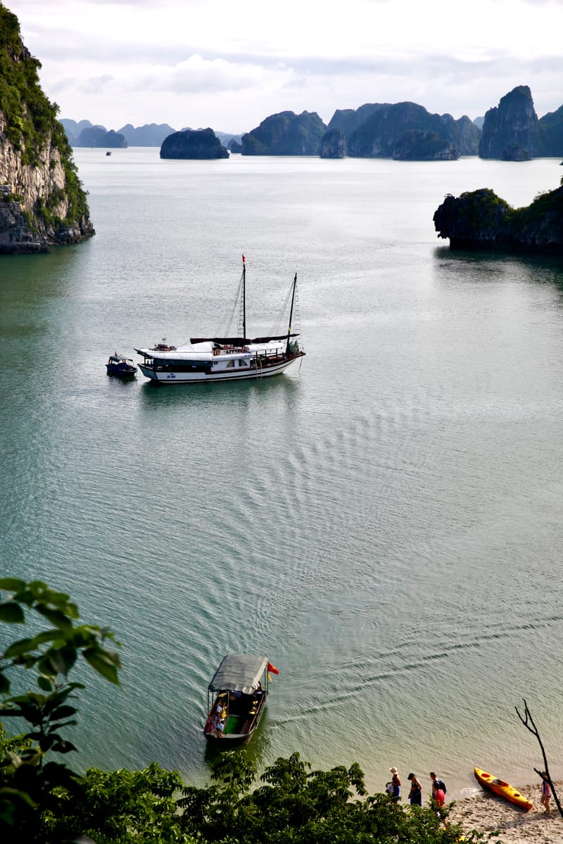 1. Baie d'Ha Long : Top Vertical