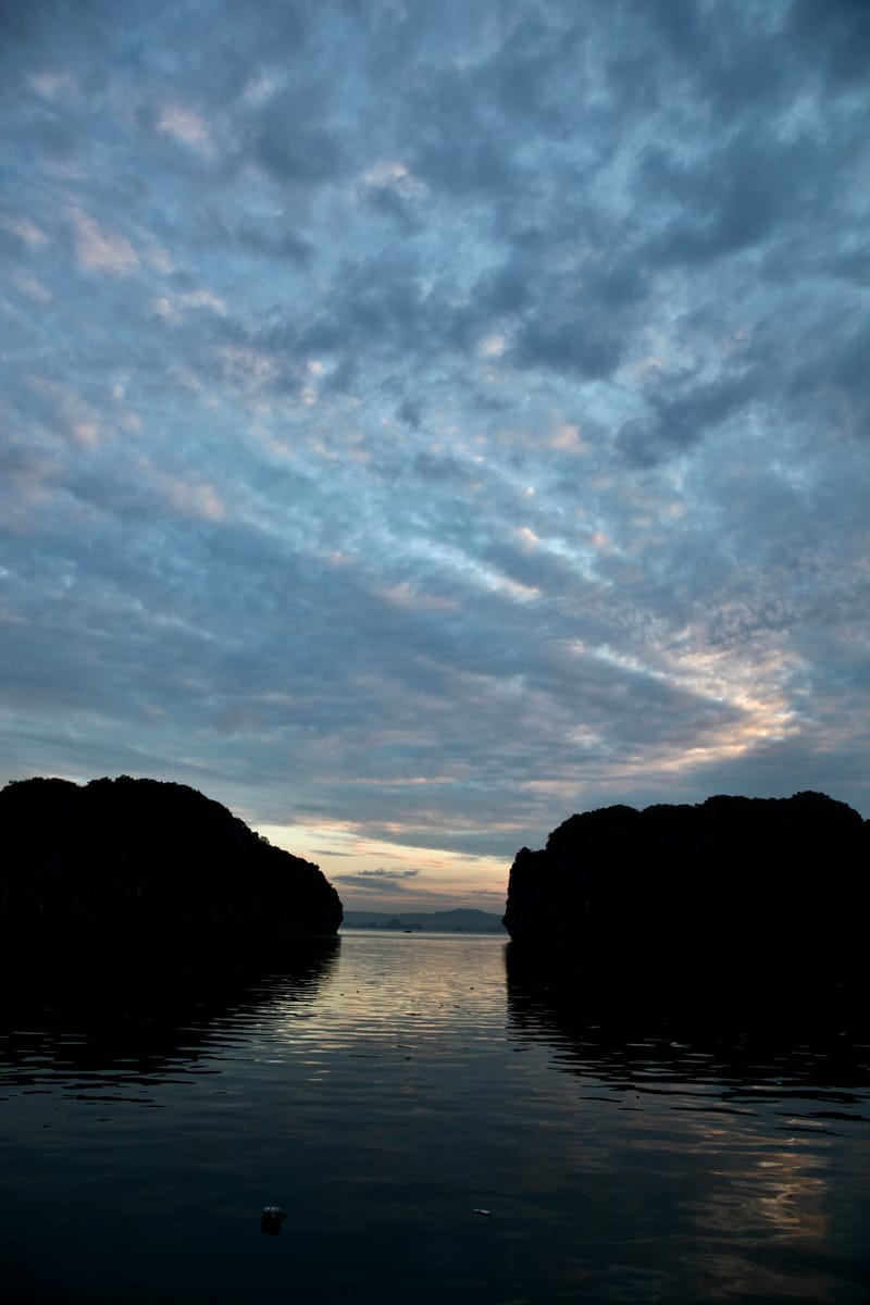 1. Baie d'Ha Long : Top Vertical