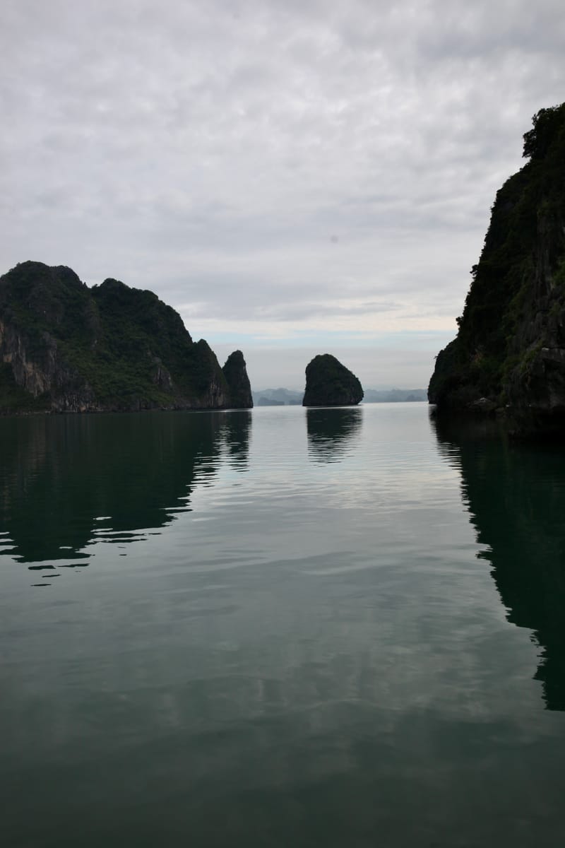 1. Baie d'Ha Long : Top Vertical