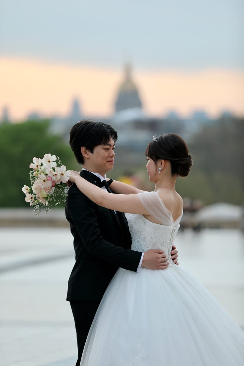 3. PARIS : Les Mariés de la Capitale Lumière (HRZ)