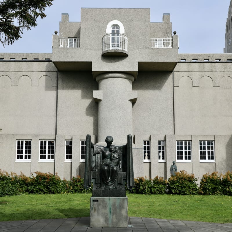 1. La Capitale : Reykjavik City