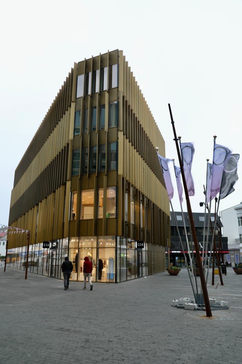 1. La Capitale : Reykjavik City