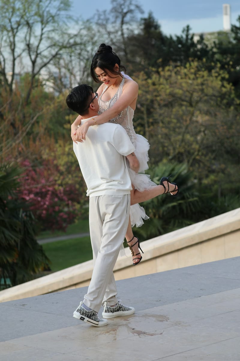 1. PARIS : Touristes du Trocadéro 