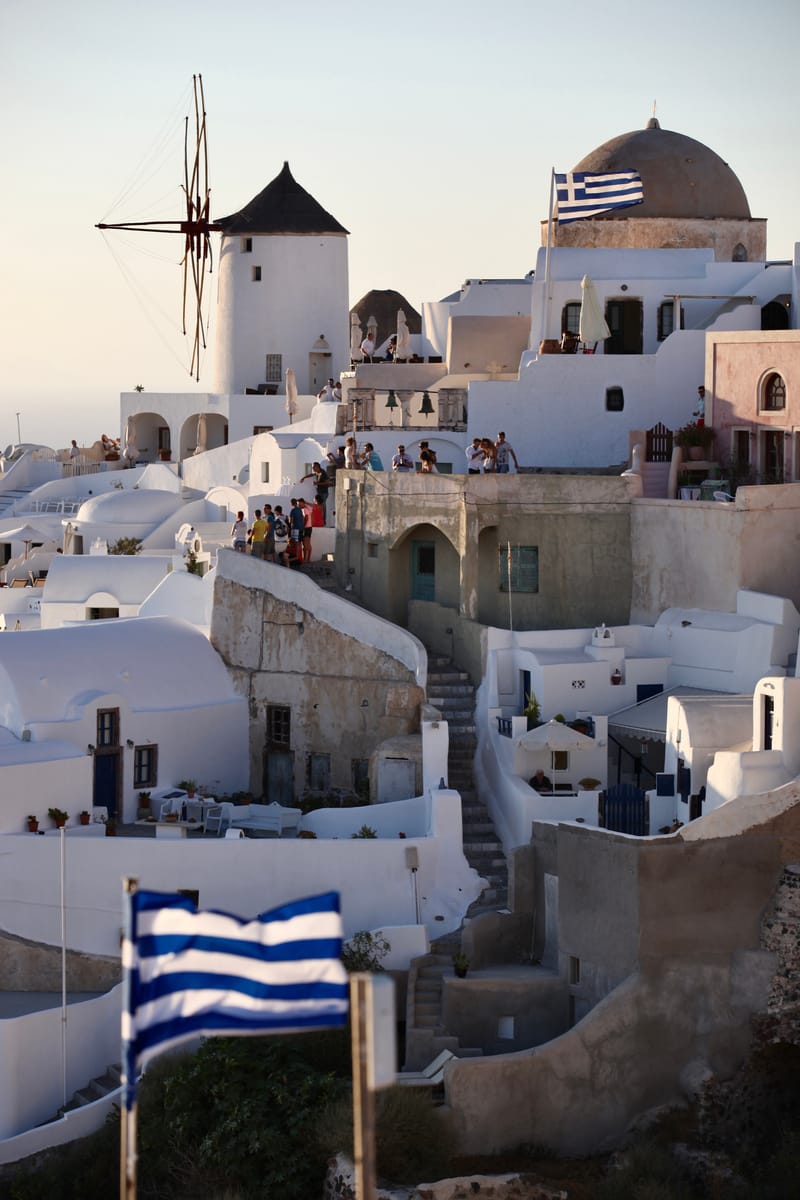 1. GRECE : Santorin, Oia ses ruelles et ses moulins 1 (à la VTL)