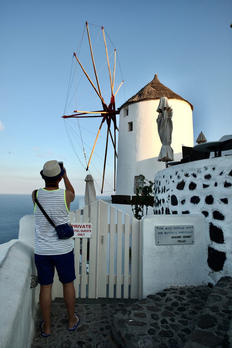1. GRECE : Santorin, Oia ses ruelles et ses moulins 1 (à la VTL)