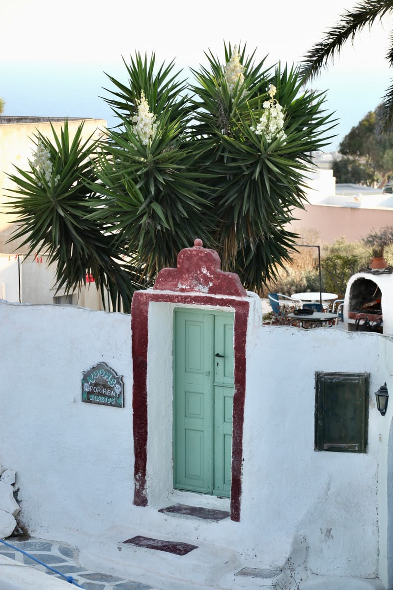 3. GRECE : Santorin, Oia ses ruelles et ses moulins 2 (VTL)