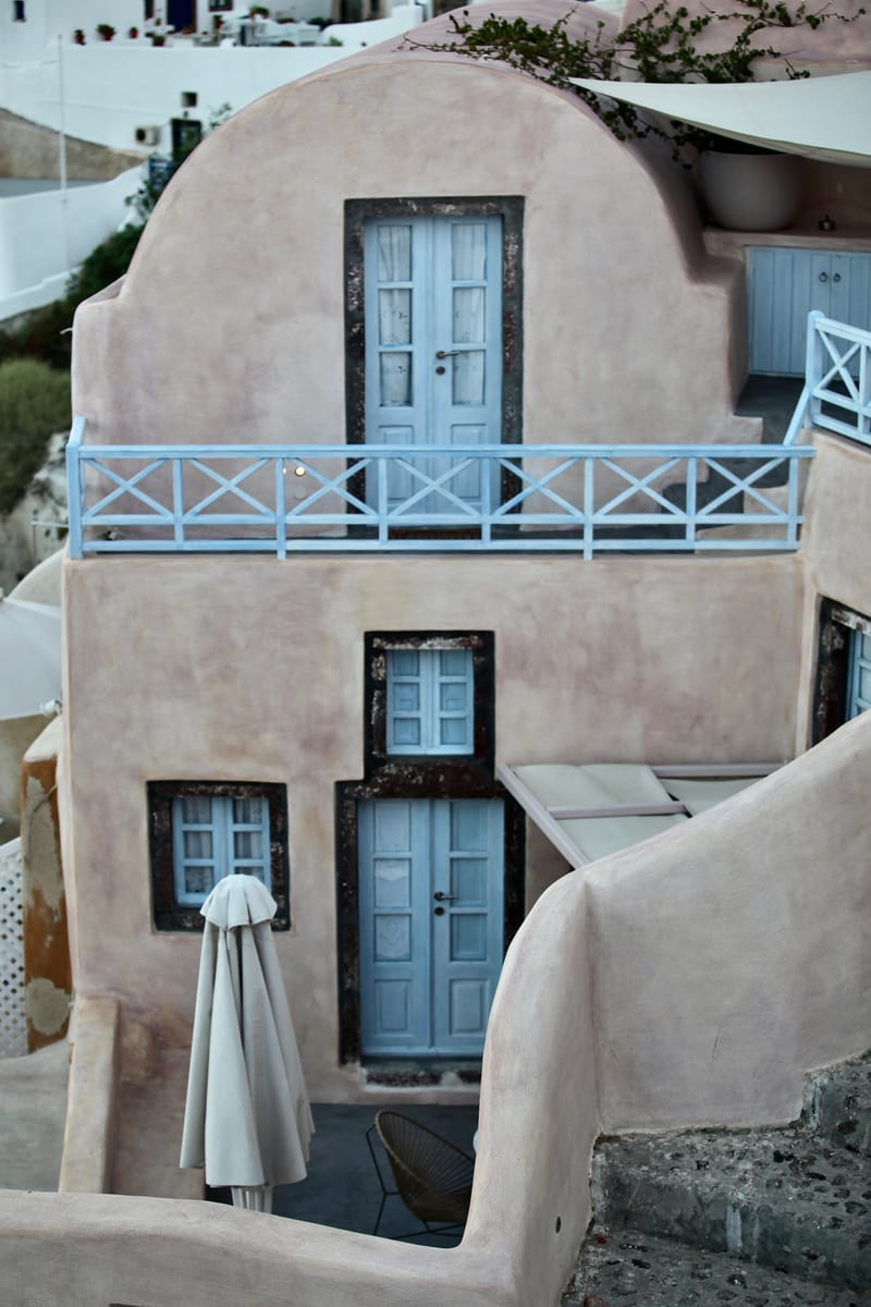 3. GRECE : Santorin, Oia ses ruelles et ses moulins 2 (VTL)