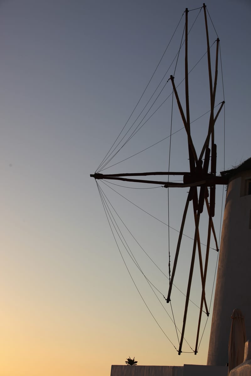 4. GRECE : Santorin, Oia au coucher de soleil (VTL)