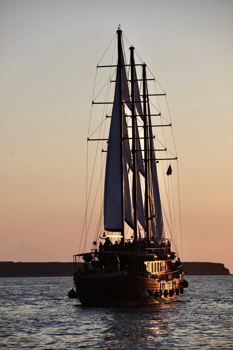 4. GRECE : Santorin, Oia au coucher de soleil (VTL)