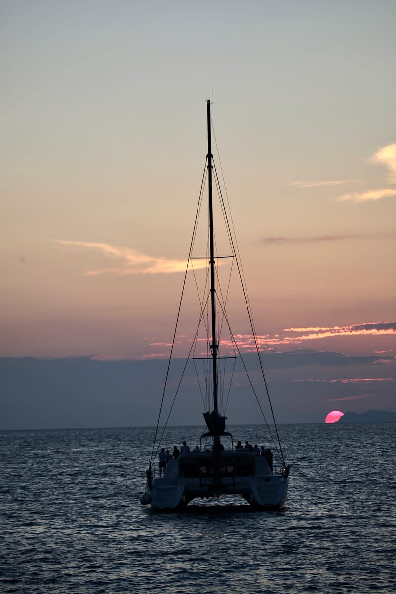 4. GRECE : Santorin, Oia au coucher de soleil (VTL)