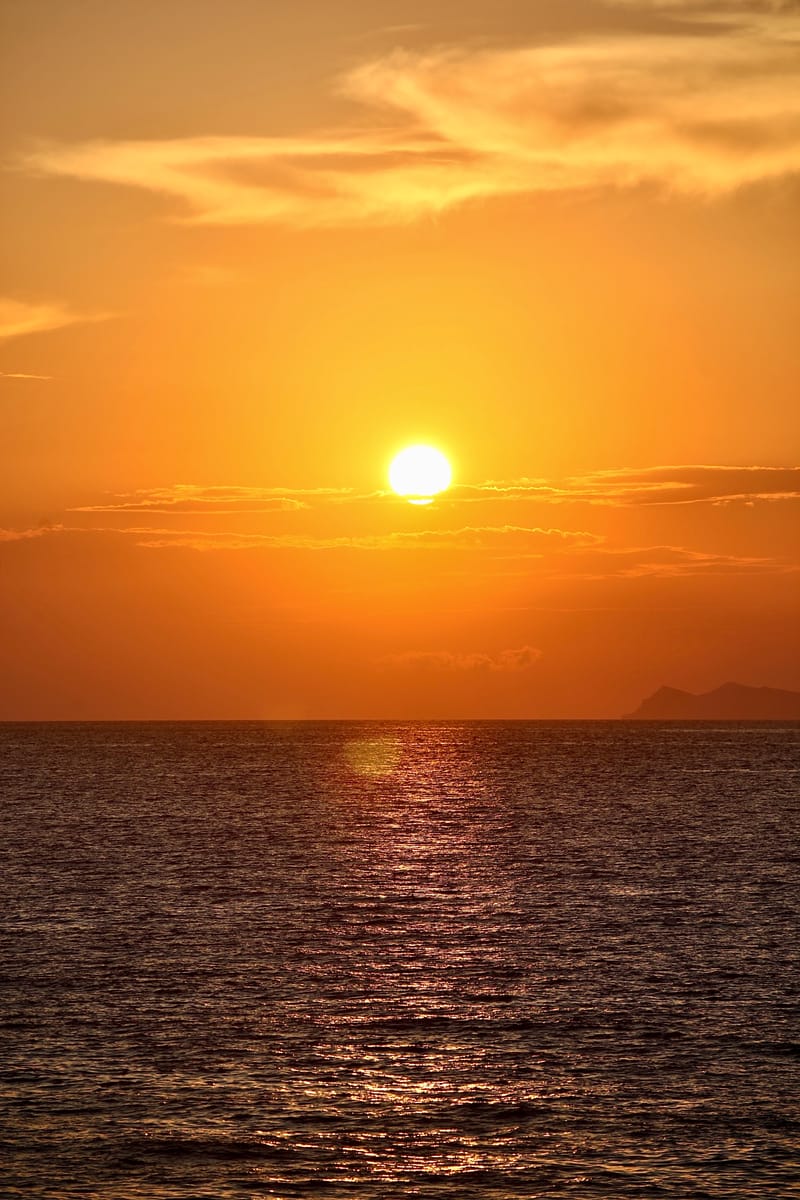 4. GRECE : Santorin, Oia au coucher de soleil (VTL)