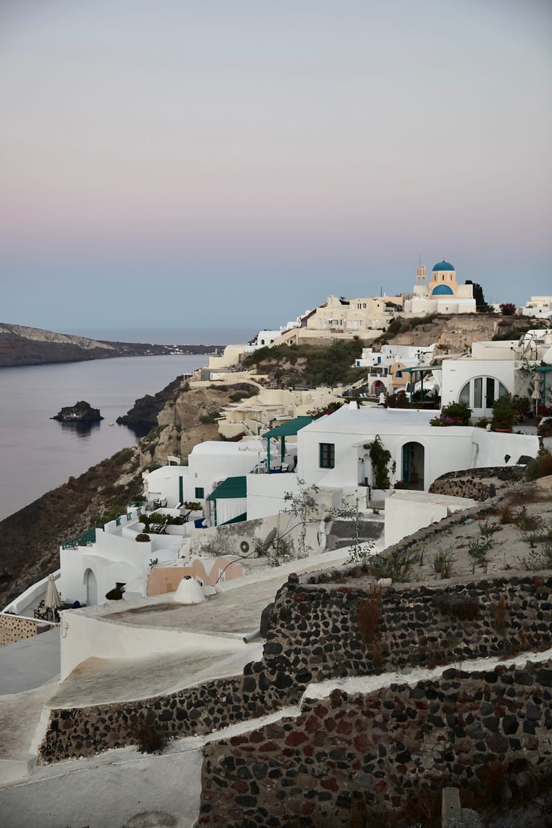 4. GRECE : Santorin, Oia au coucher de soleil (VTL)