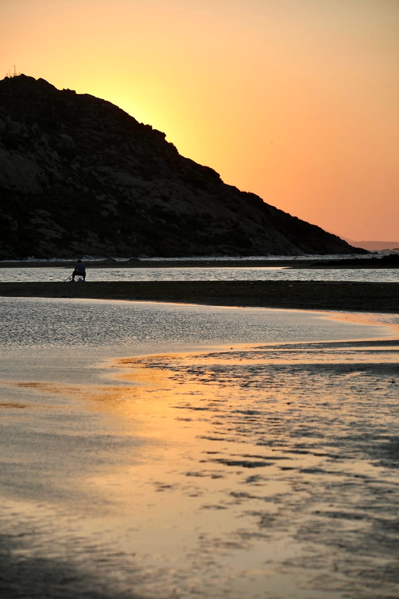 7. GRECE : Naxos 2, la porte d'Apollon sous un soleil rouge sang (VTL)