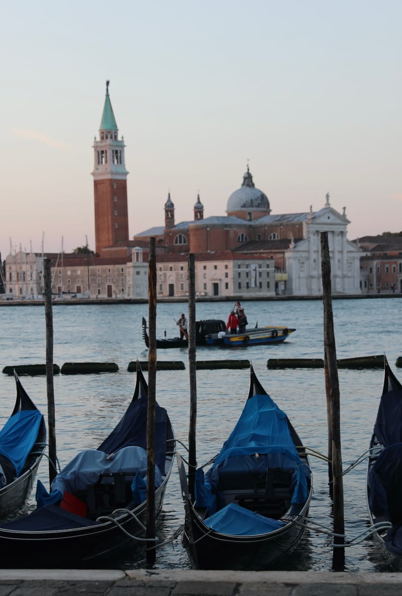 1. Venise : Une Inconnue à la verticale et en zoom pour commencer