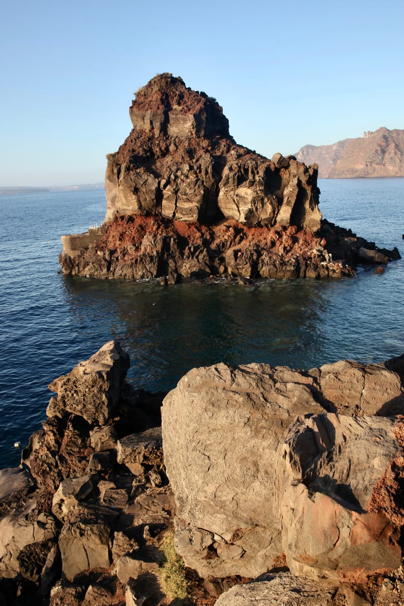 5. GRECE : Santorin, Son port, sa côte et son volcan (VTL)