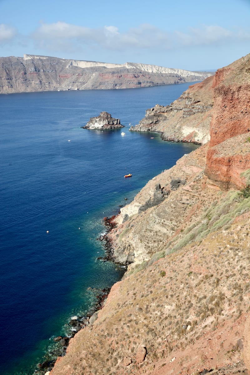 5. GRECE : Santorin, Son port, sa côte et son volcan (VTL)