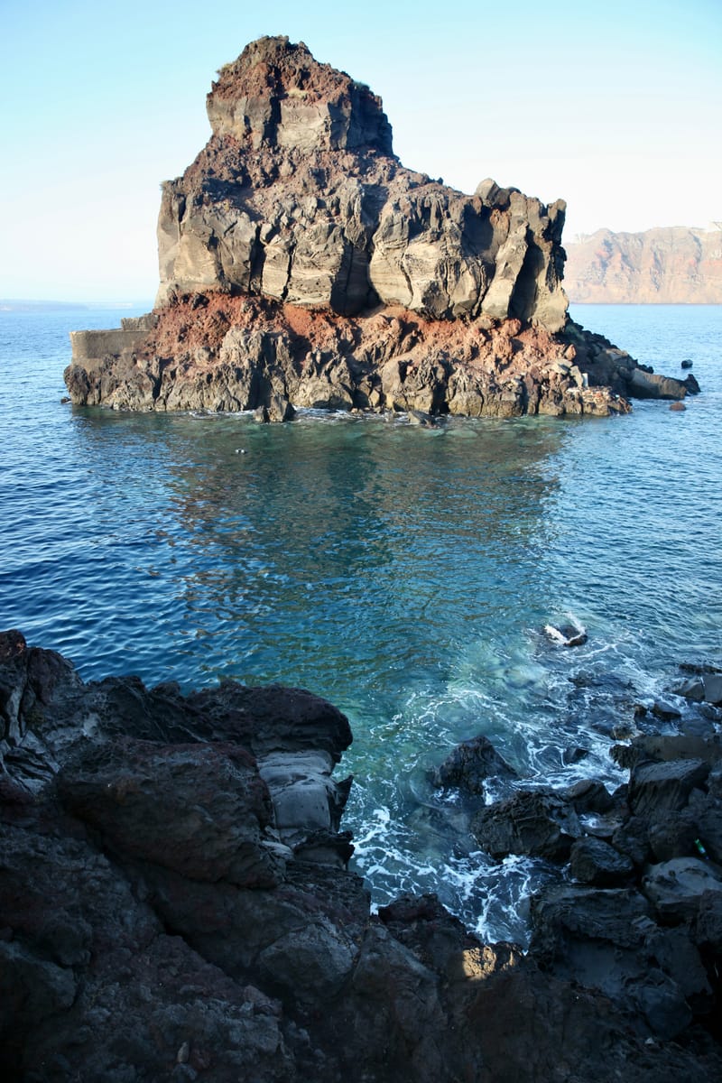 5. GRECE : Santorin, Son port, sa côte et son volcan (VTL)