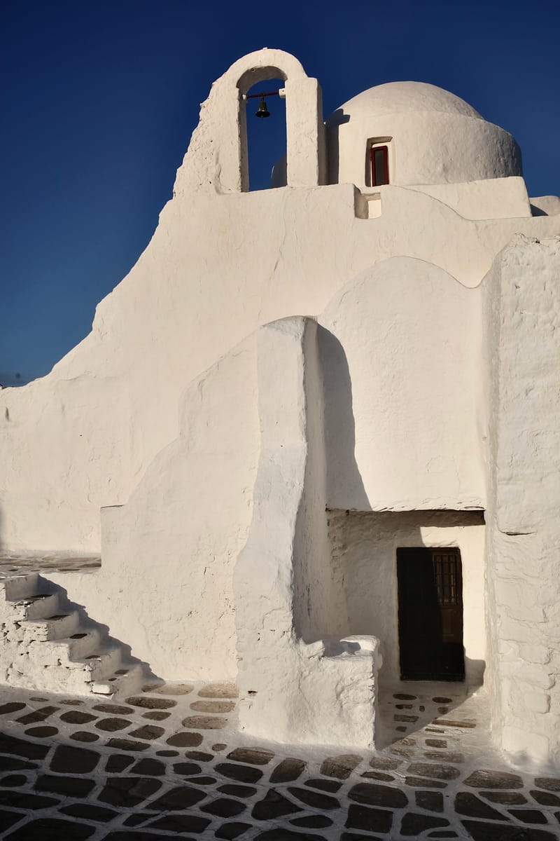 10. GRECE : Mykonos, l'île et sa nature profonde (VTL)