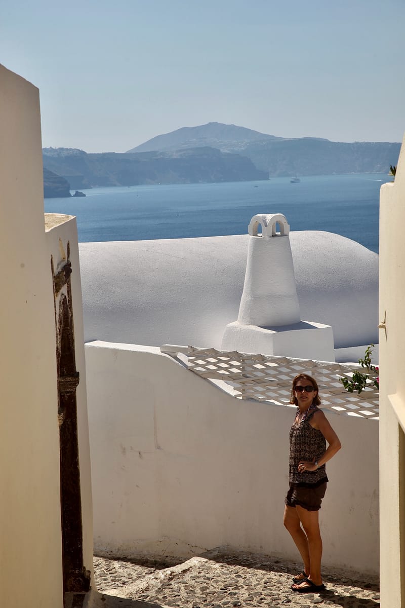 3. GRECE : Santorin, Oia ses ruelles et ses moulins 2 (VTL)