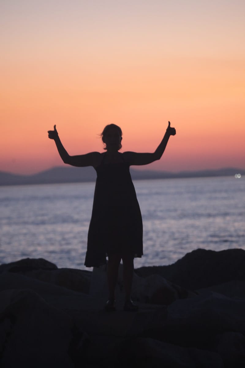 7. GRECE : Naxos 2, la porte d'Apollon sous un soleil rouge sang (VTL)