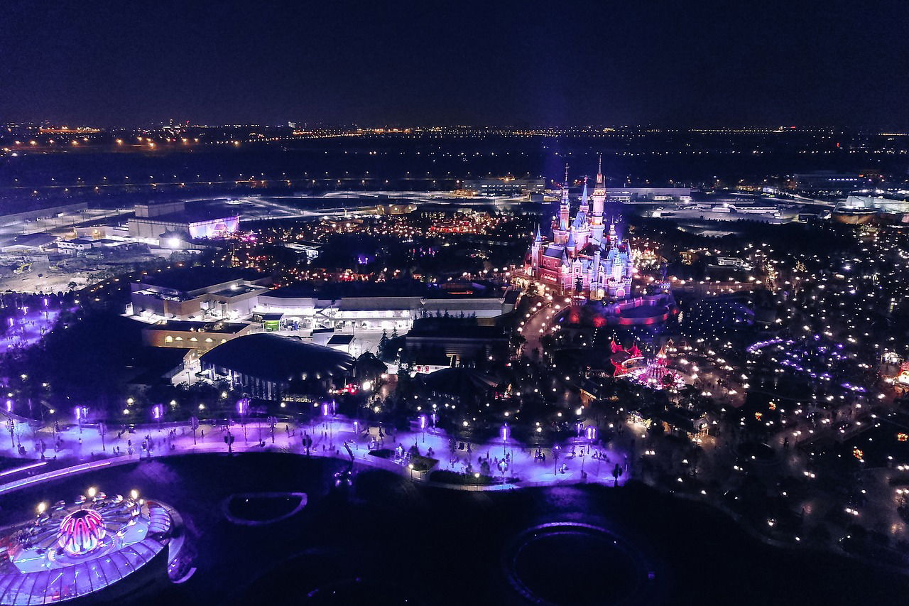 vue du ciel nuit château pars attraction Disney