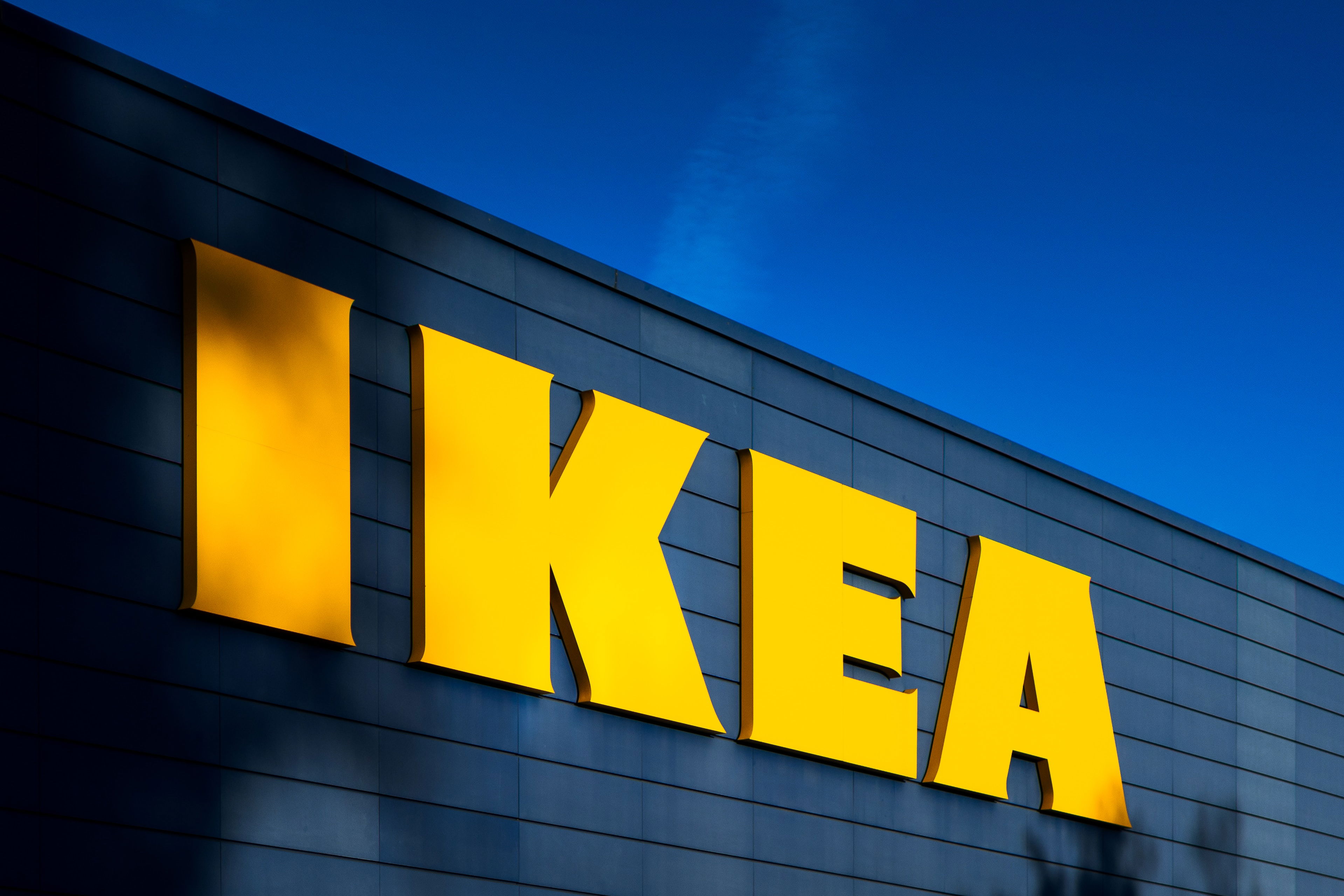 enseigne magasin Ikea communication logo