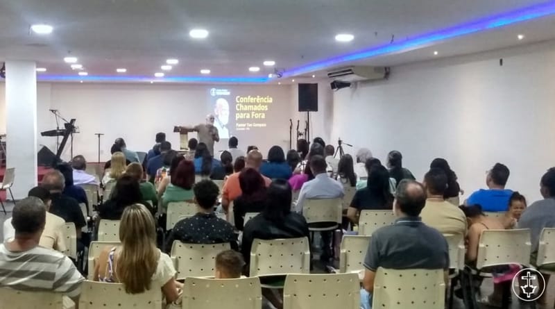 CONFERÊNCIA CHAMADOS PARA FORA