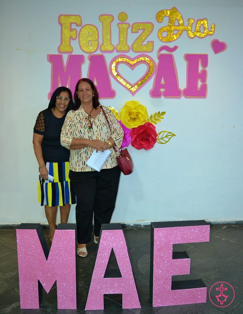 HOMENAGEM ÀS MÃES