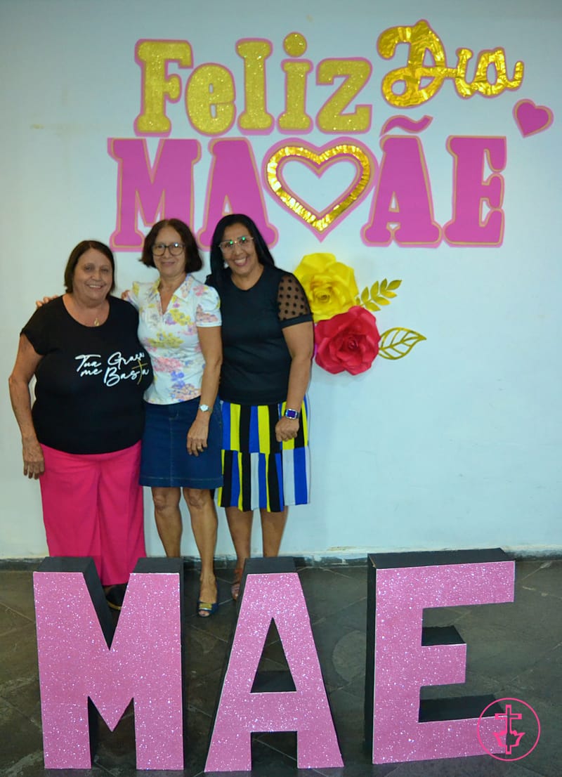 HOMENAGEM ÀS MÃES