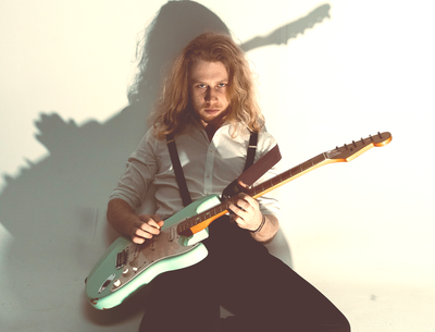 AVENYOU: POP/ROCK SEDUCTOR