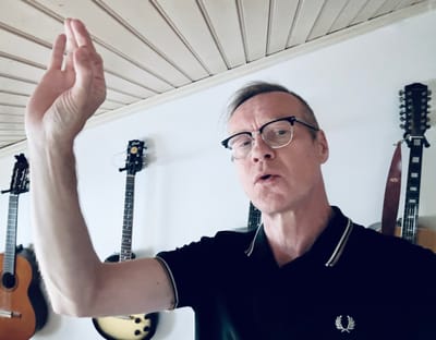 TOM MINOR: VIVIR ES CAMBIAR