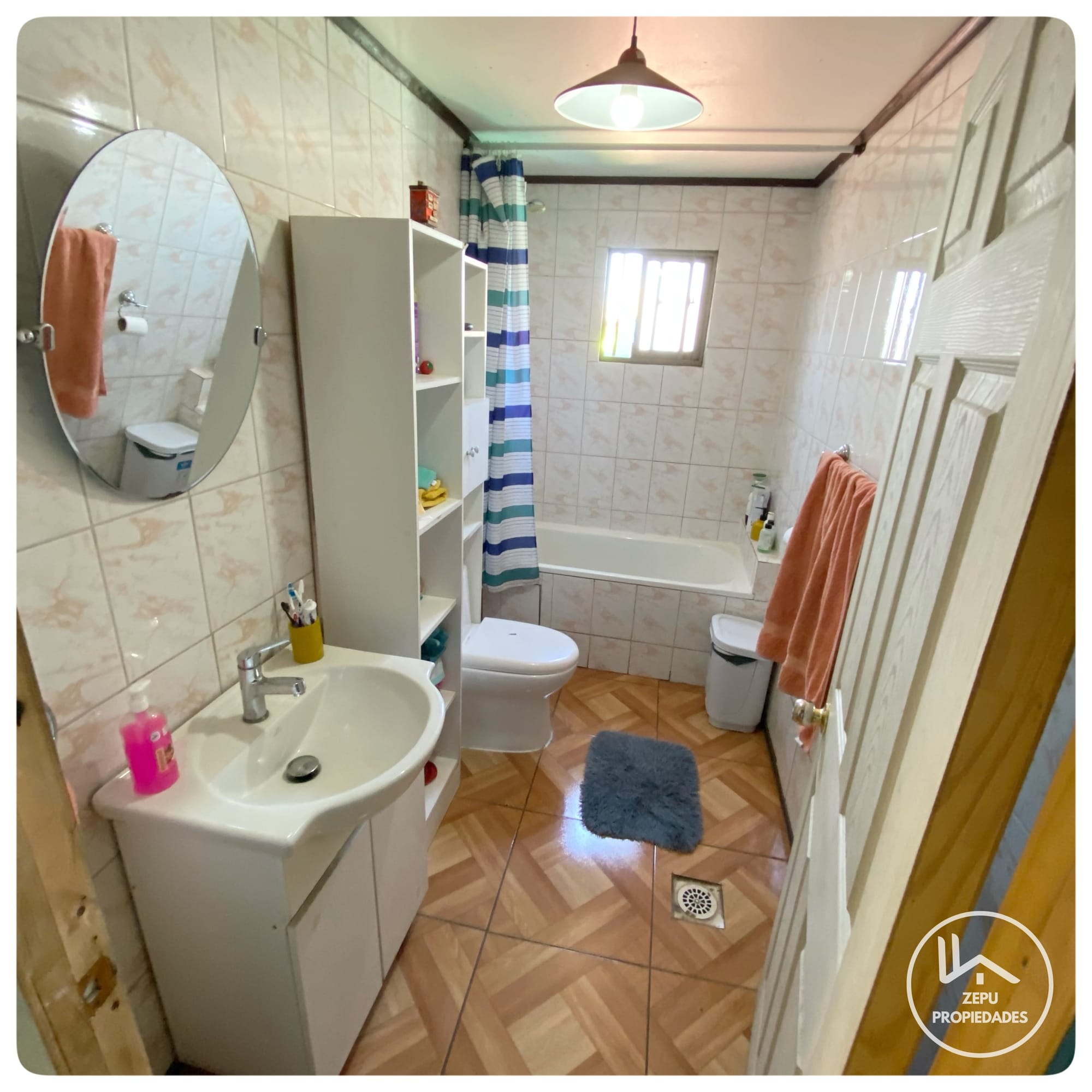 Venta de Casa y Salón de Eventos en amplio terreno en el Sector Bicentenario (By Pass), Coronel!