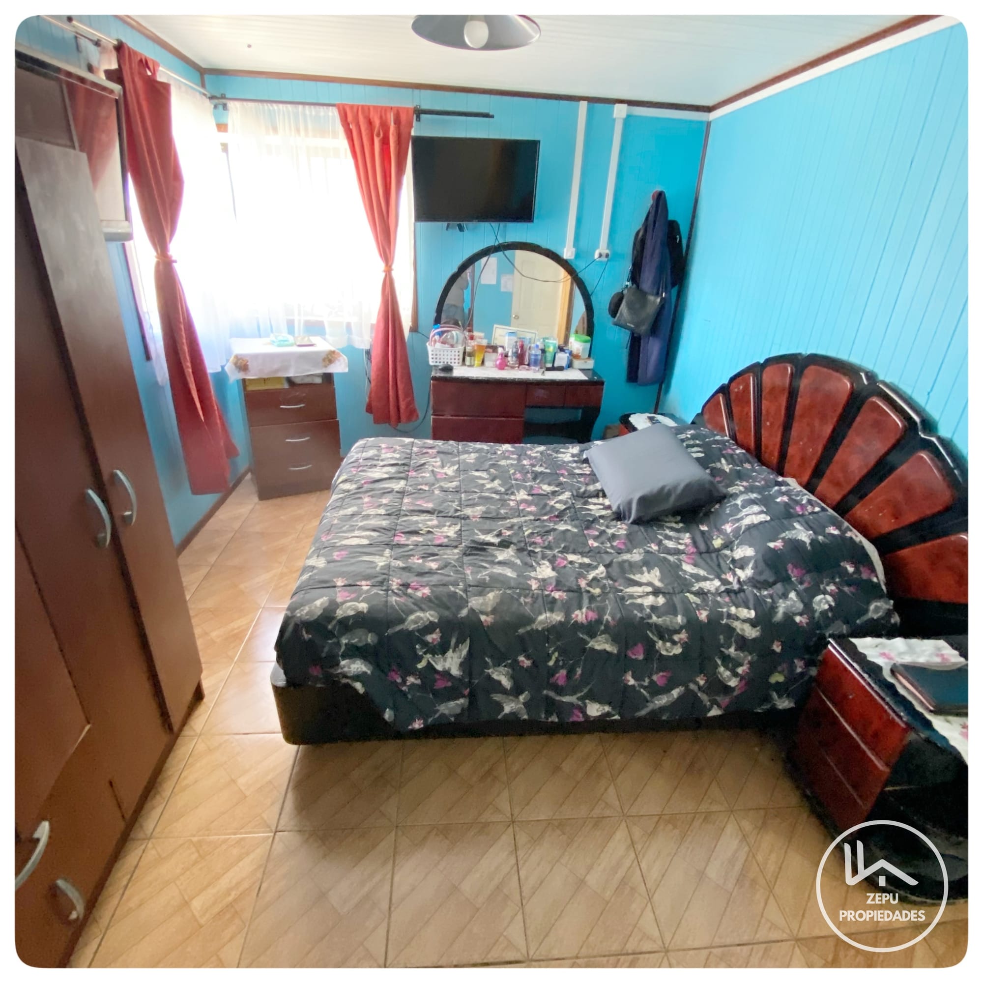 Venta de Casa y Salón de Eventos en amplio terreno en el Sector Bicentenario (By Pass), Coronel!