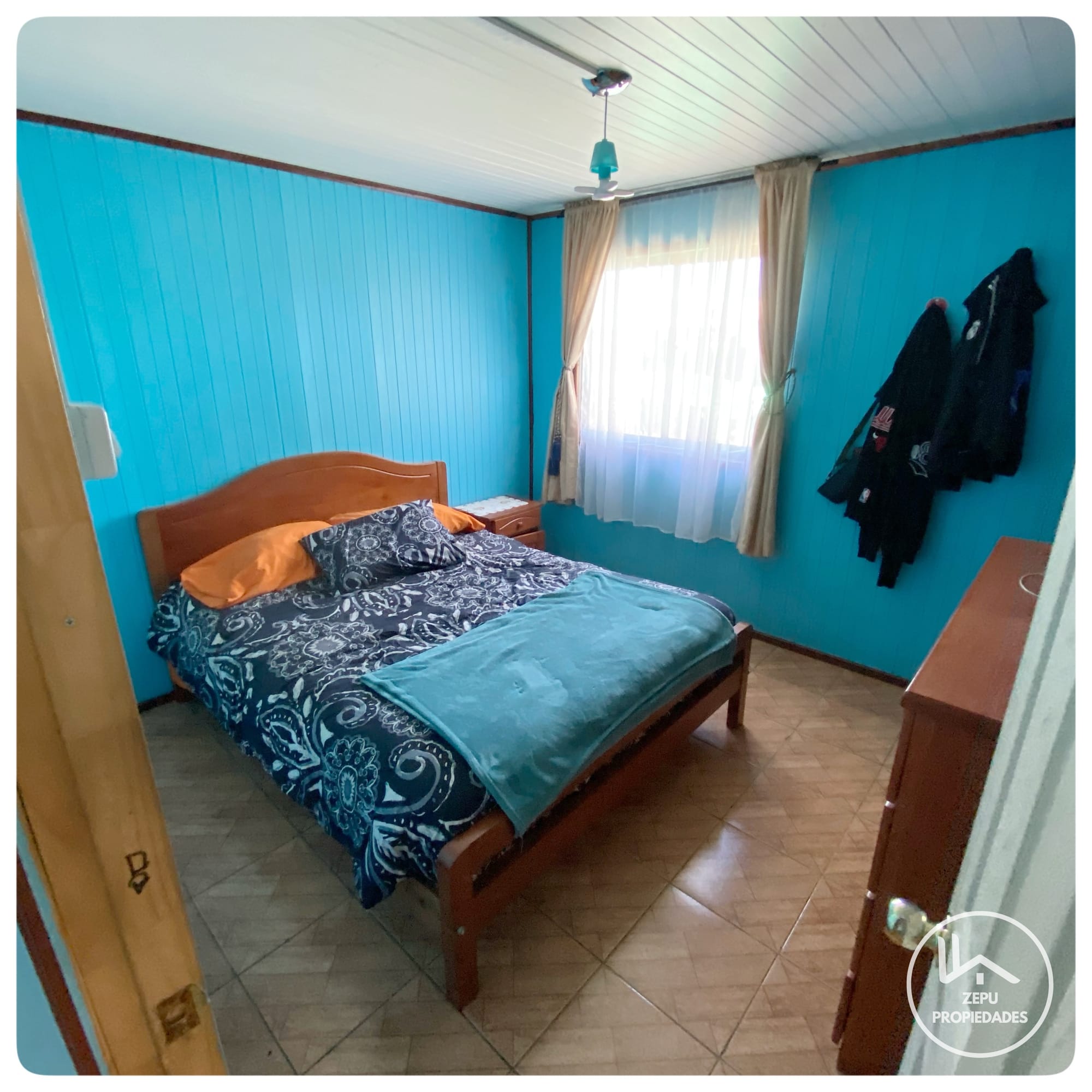 Venta de Casa y Salón de Eventos en amplio terreno en el Sector Bicentenario (By Pass), Coronel!