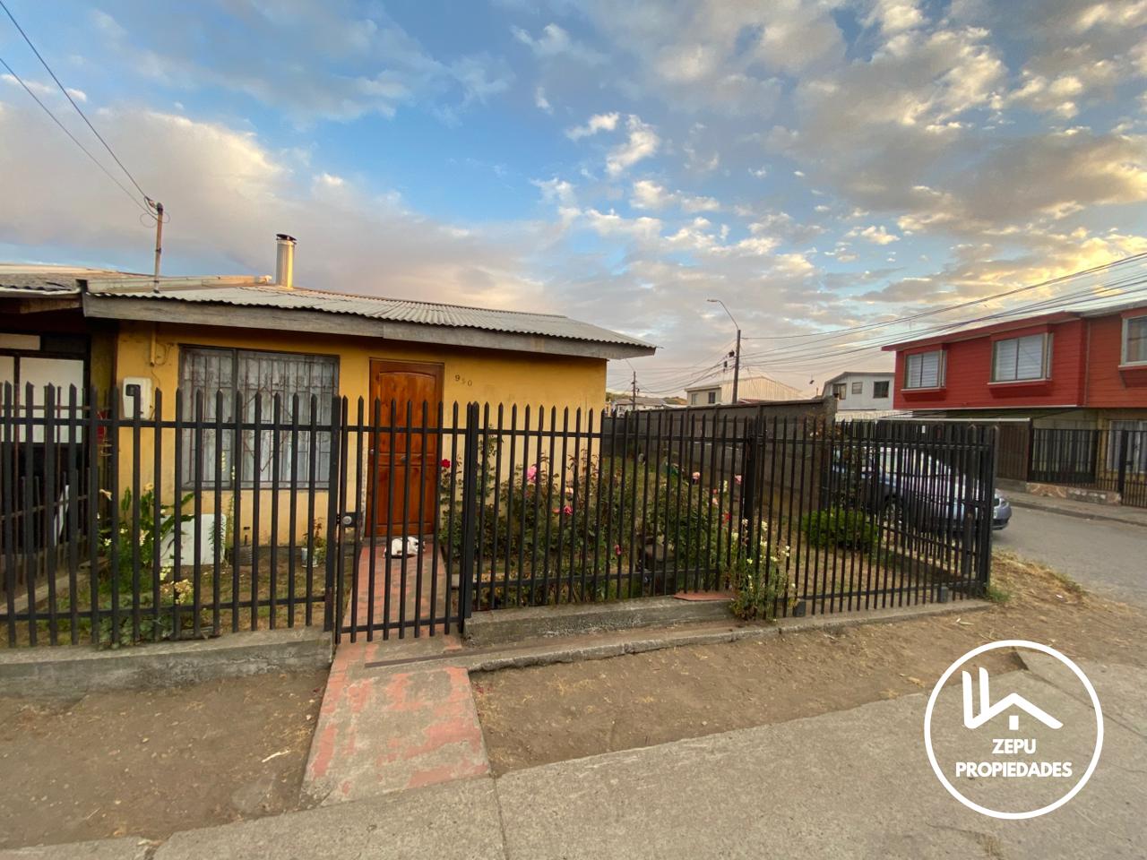 SE VENDE CASA EN SECTOR FRANK MARDONES CORONEL 