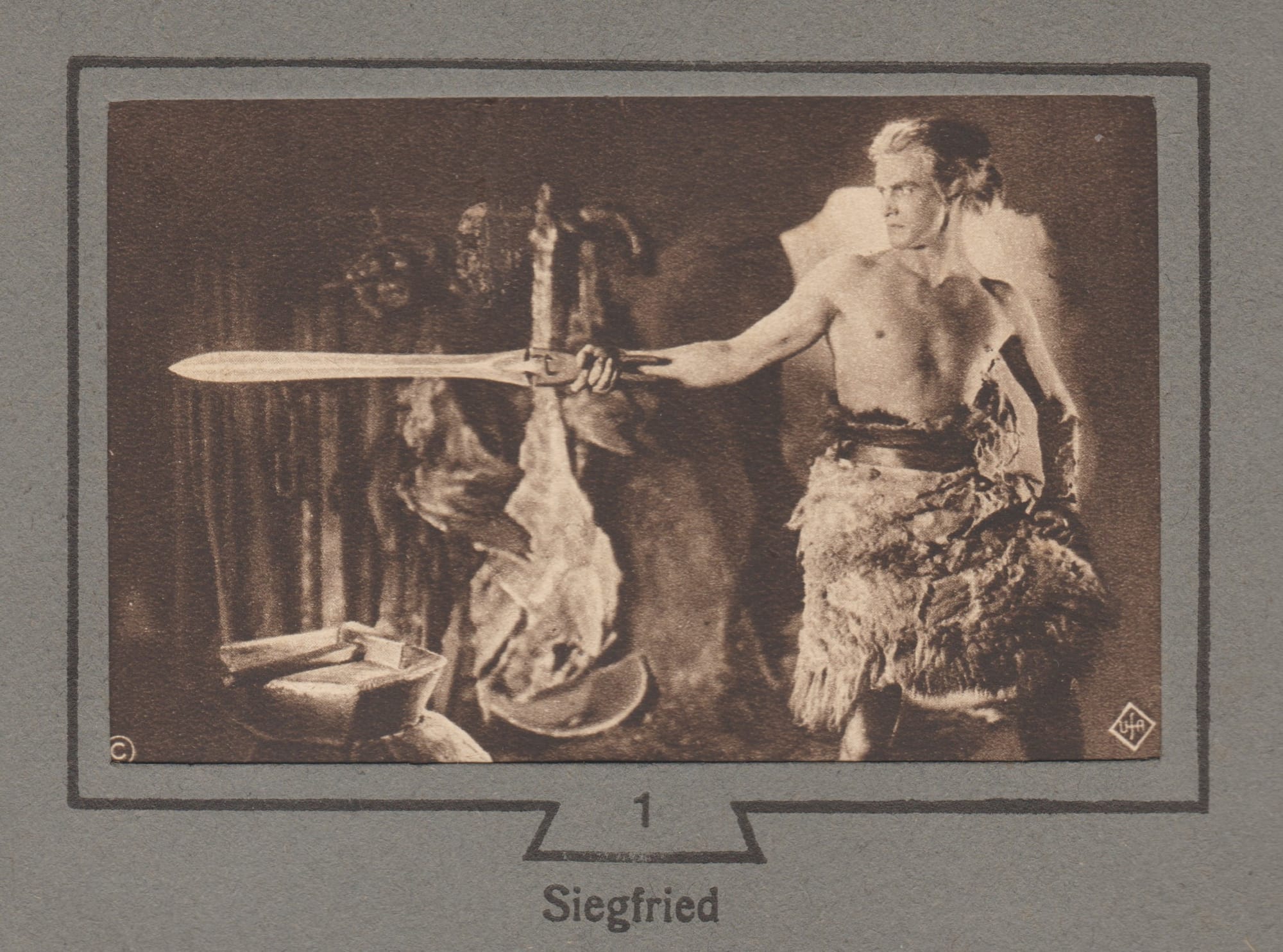 L'Estetica del Monumentalismo: La Costruzione di un Ordine Visivo