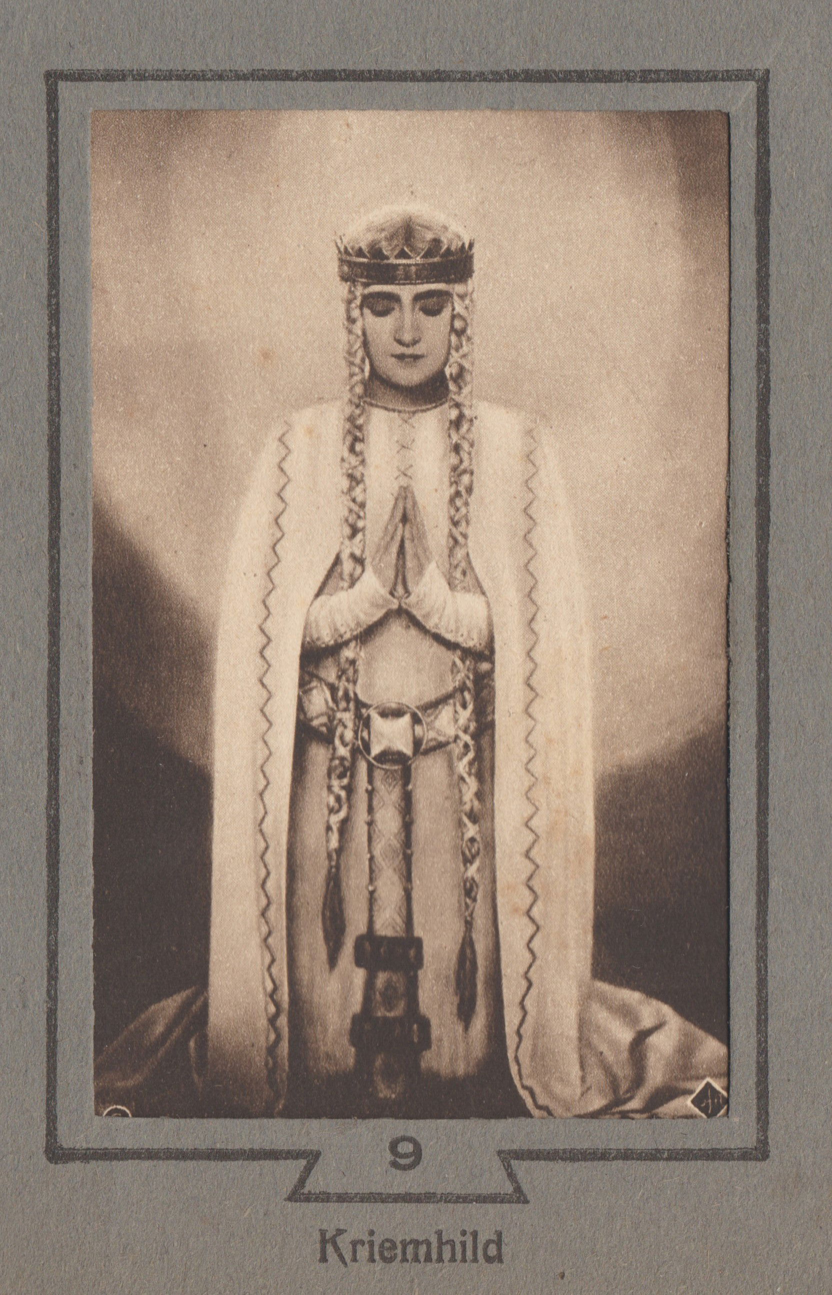 L'Estetica del Monumentalismo: La Costruzione di un Ordine Visivo