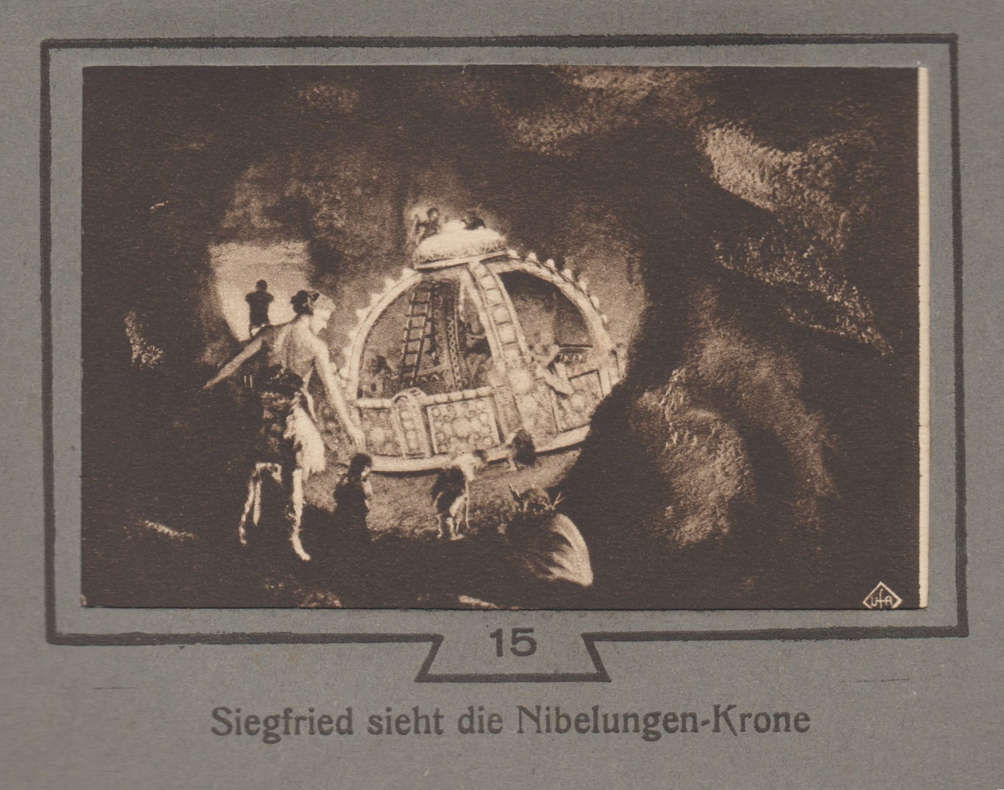 L'Estetica del Monumentalismo: La Costruzione di un Ordine Visivo