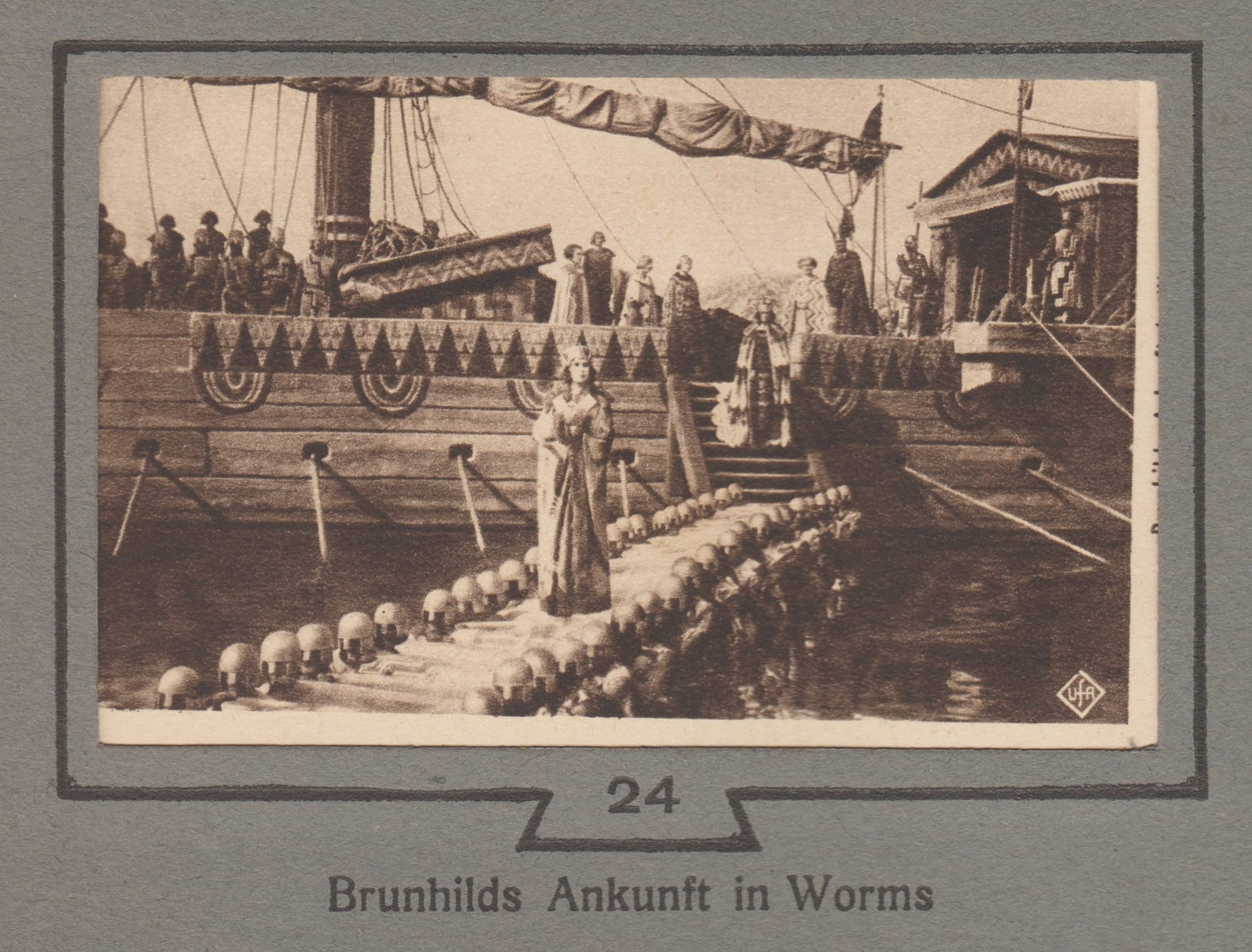 L'Estetica del Monumentalismo: La Costruzione di un Ordine Visivo