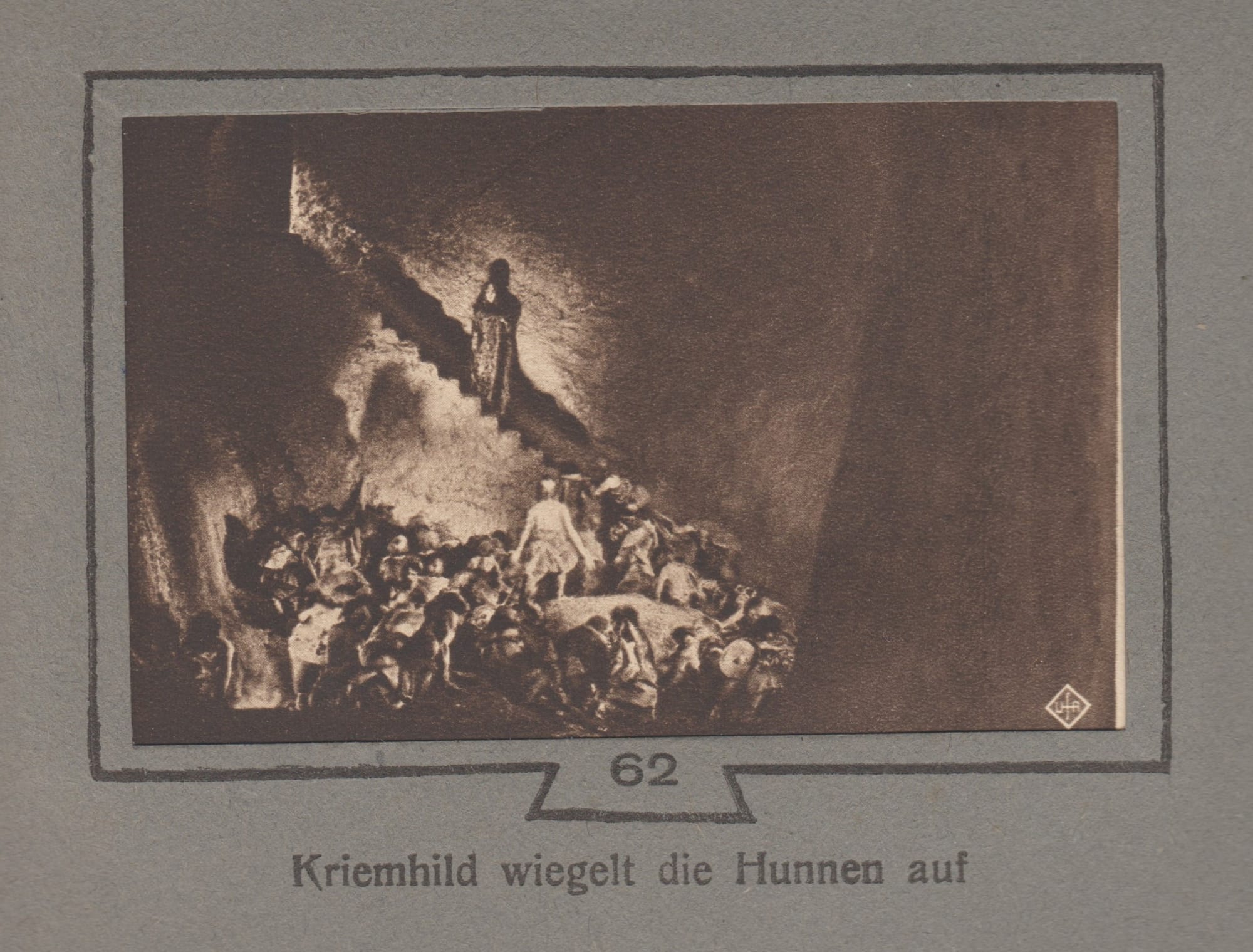 L'Estetica del Monumentalismo: La Costruzione di un Ordine Visivo