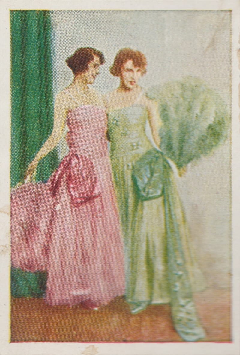 ELEGANTE KLEIDER AUF DEM BERLINER PRESSEBALL 1927