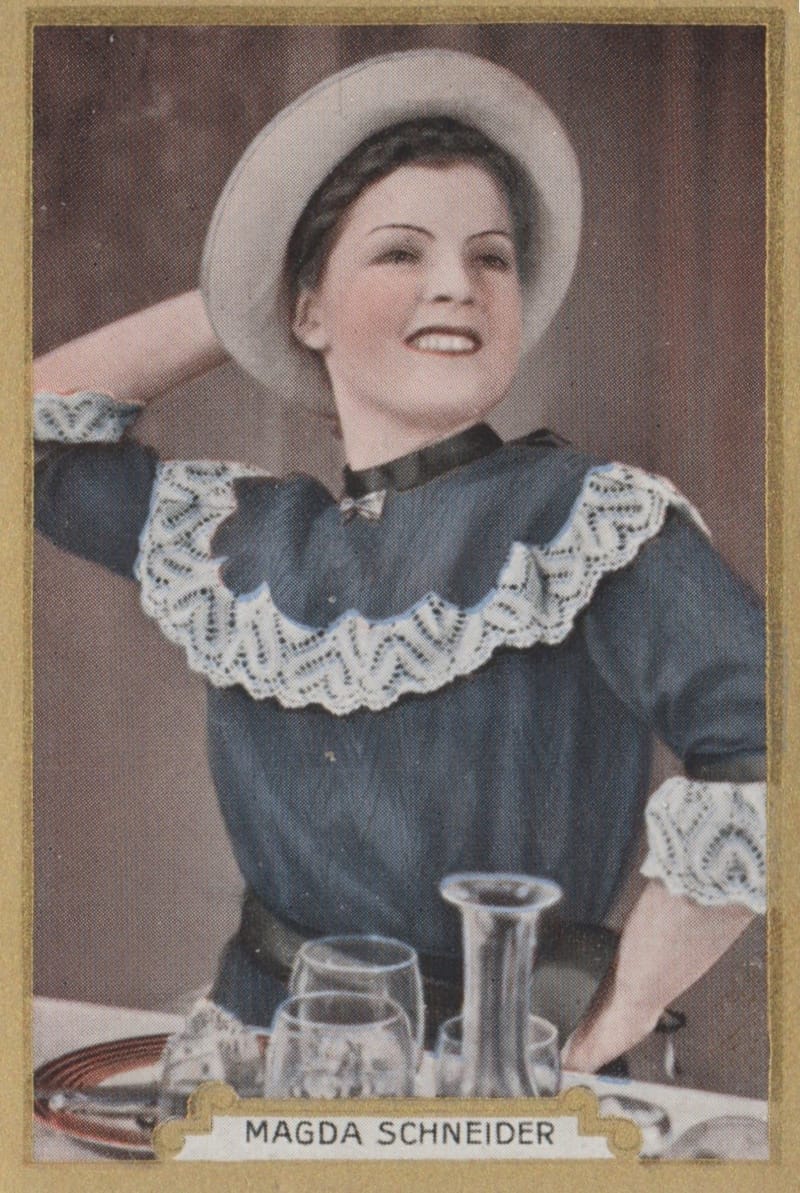 GOLD DOLLAR CIGARETTES (1935)