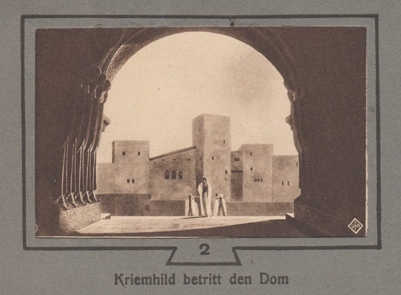 L'Estetica del Monumentalismo: La Costruzione di un Ordine Visivo