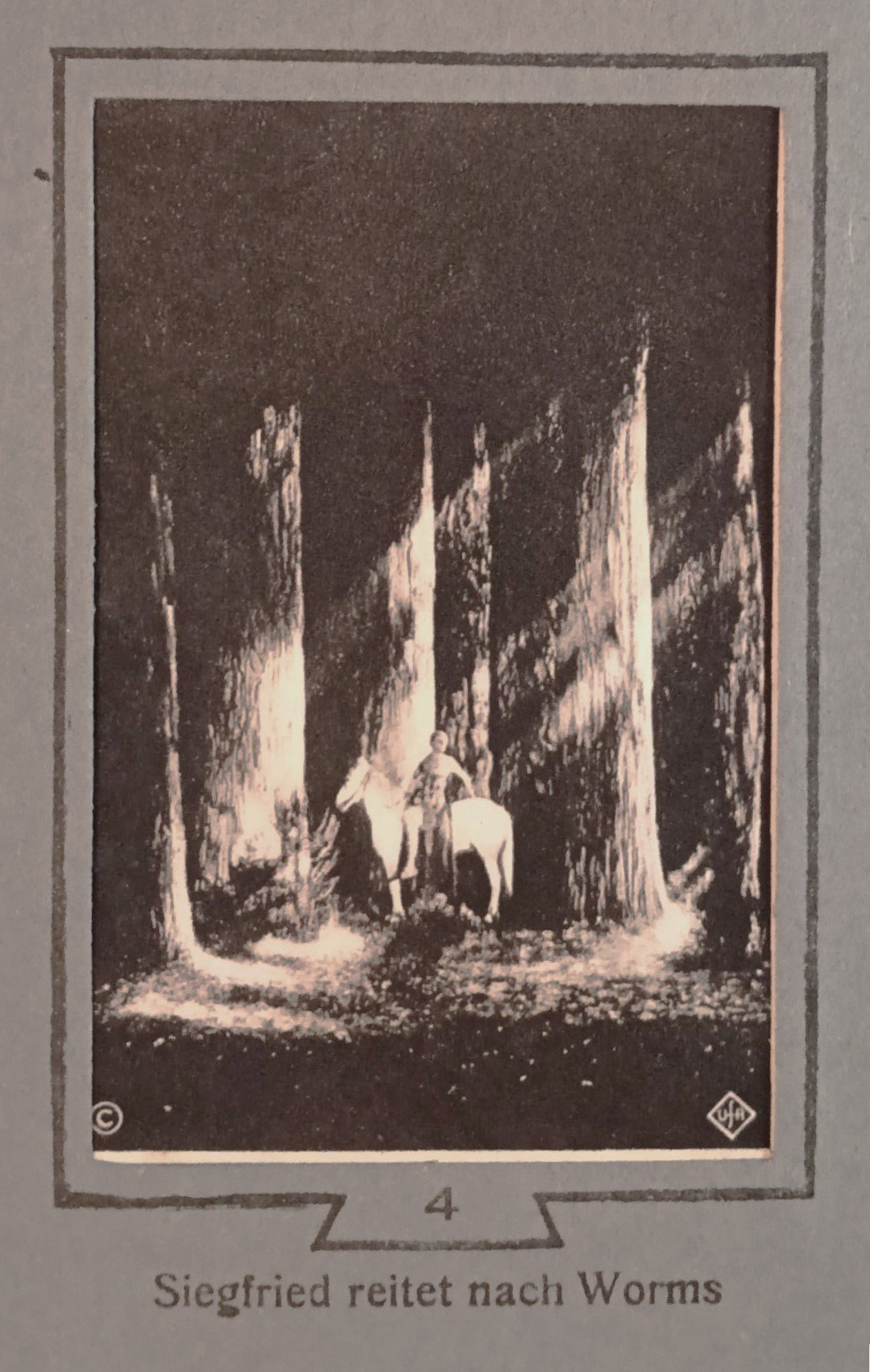 The Aesthetics of Monumentalism: The Construction of a Visual Order